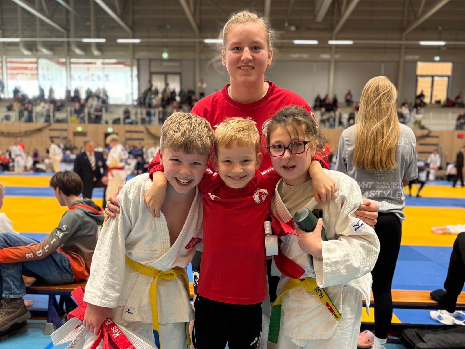 Coach Linde Hanstede, Kes Tonis, Zef Wes en Fajah Kruse